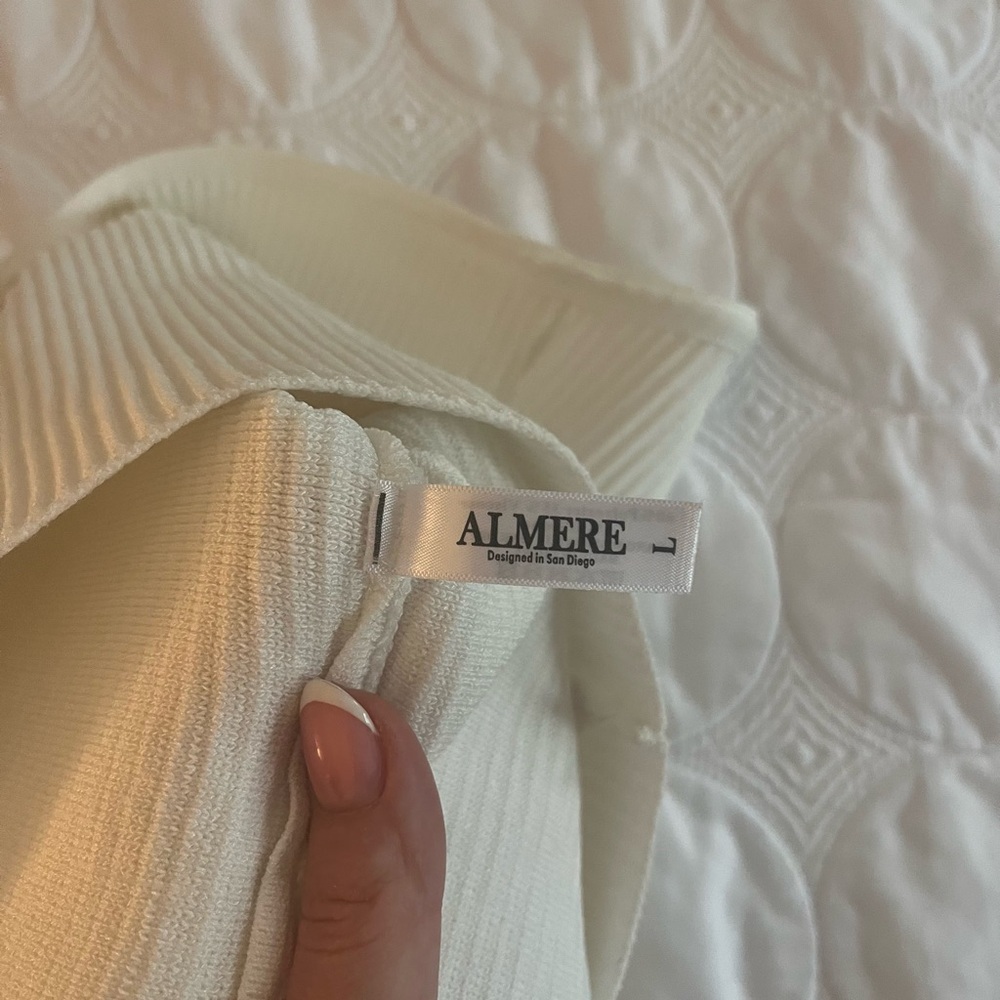 Almere White Ribbed Strapless Top - Picture 2 of 3